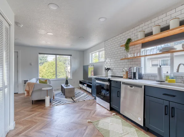 5222 SE Holgate