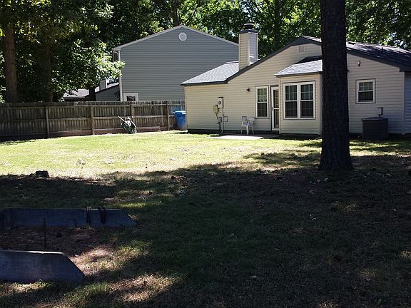 3rd image of 1333 Freshwater Cir