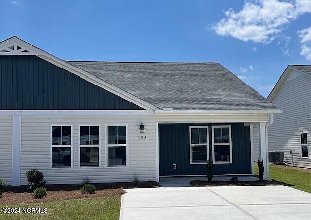 1st image of 604 Villa Cove