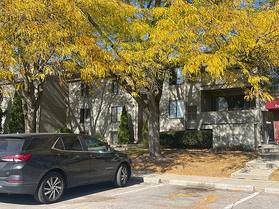 2nd image of 9667 Bayview Dr APT 213