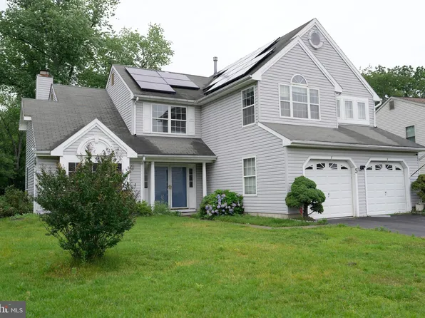5 Jennifer Ln, Burlington, NJ 08016