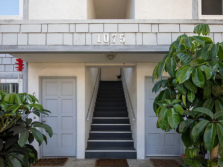 1075 Agate St #E — Photo 12