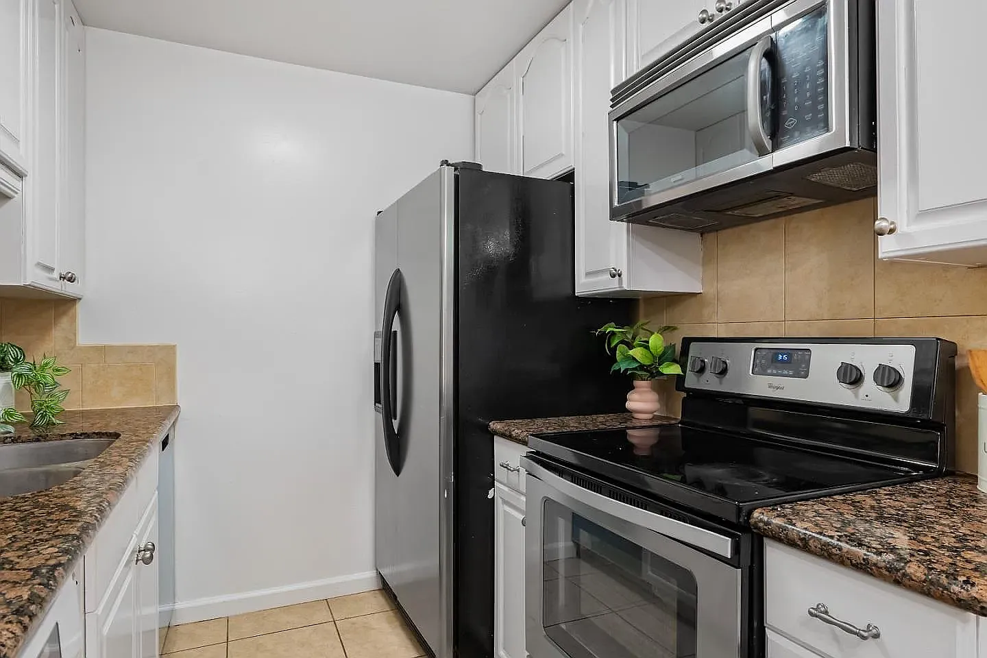 2 bed, 956 sqft, $3,200 — Photo 4