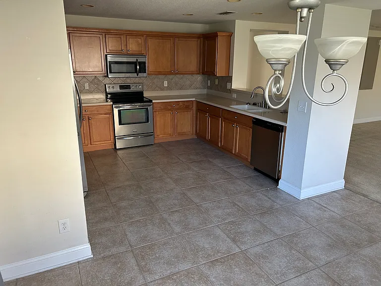 63 Rollins Ln — Photo 9