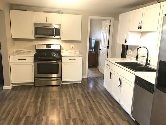 4th image of 3610 W Huntington Ave