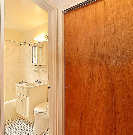 4th image of 67-14 108th St APT 4C
