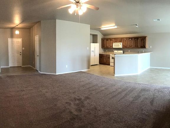 3rd image of 2713 Mockingbird St