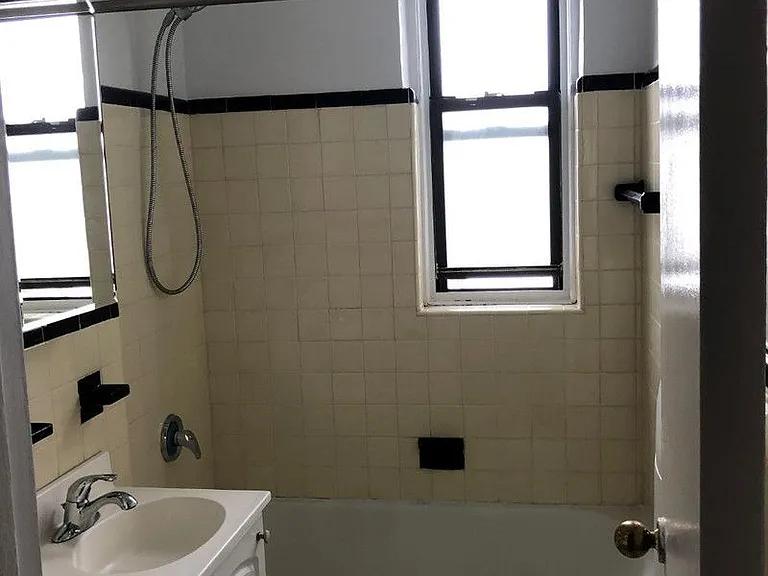 305 W 18th St #5G — Photo 6