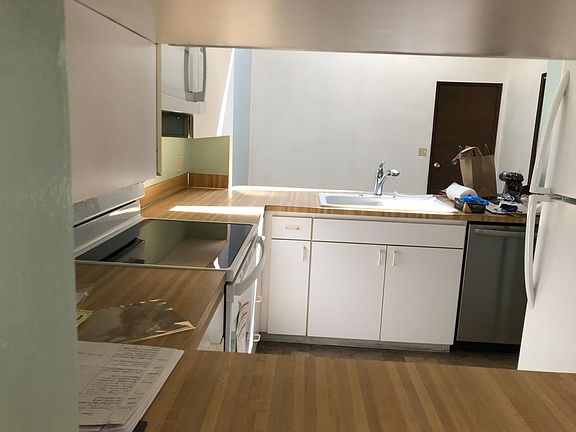 Kitchen open on breakfast room