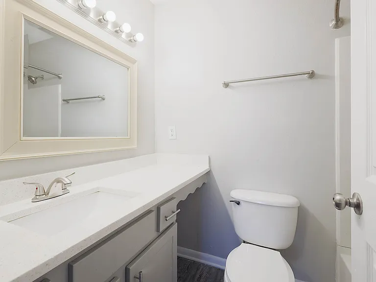 Triangle Park Apartments — Photo 56