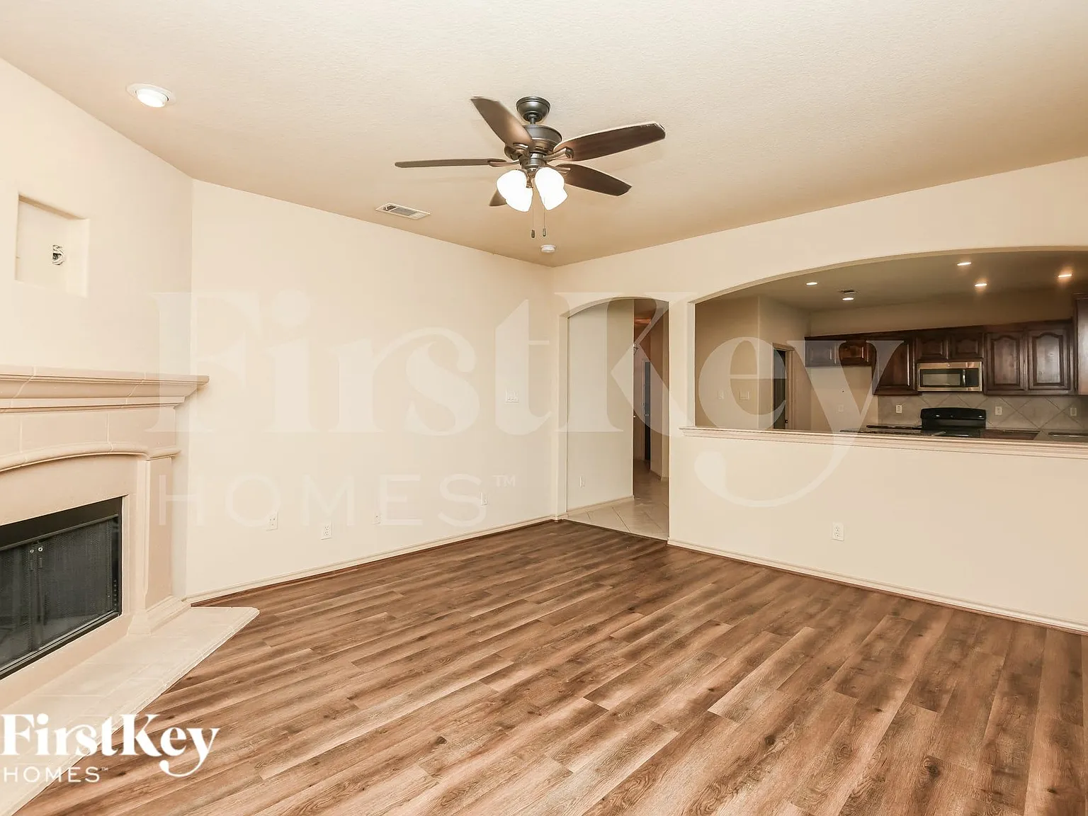 3 bed, 2.0 bath, 1490 sqft, $2,285 — Photo 3
