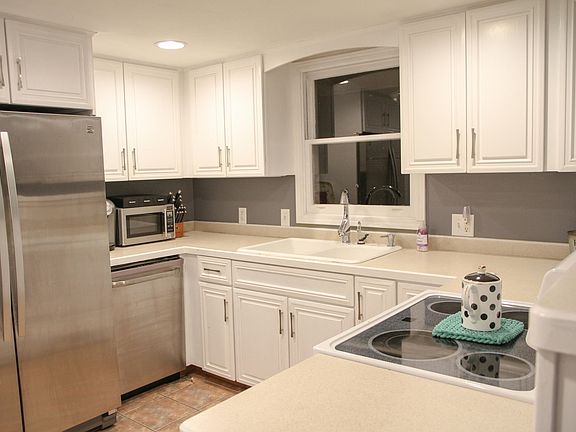 2nd image of 45 W 37th St