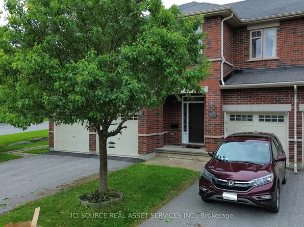 27 Torbec Ave, Ottawa, ON K2T 0B6