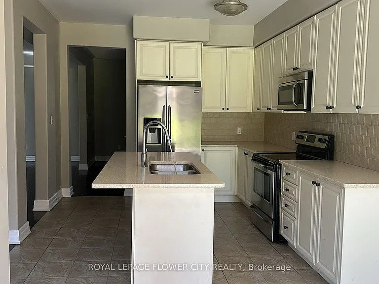 1765 Shelburne St — Photo 6