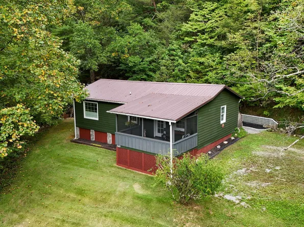 769 Flatwoods Rd, Bluff City, TN 37618