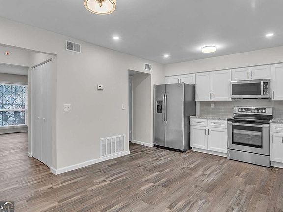 3rd image of 3236 Abbeywood Dr