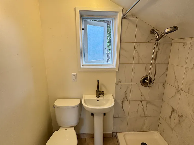 412 W Sola St #B — Photo 12