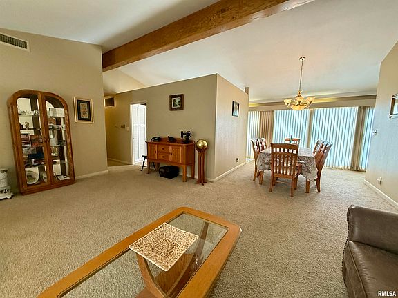 5th image of 241 Circle Dr