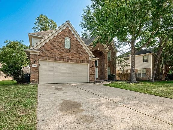 2nd image of 11818 Chateau Trail