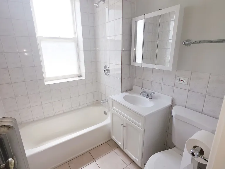 7400 N Ashland Blvd #2 — Photo 3