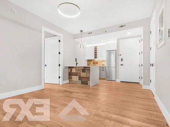 5th image of 2112 Avenue P #511