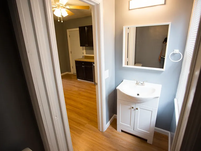 2425 Saranac Ave — Photo 5