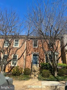 2281 Idylwood Station Ln, Falls Church, VA, 22043