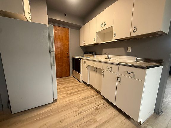 5th image of 4201 Rocky River Dr #1
