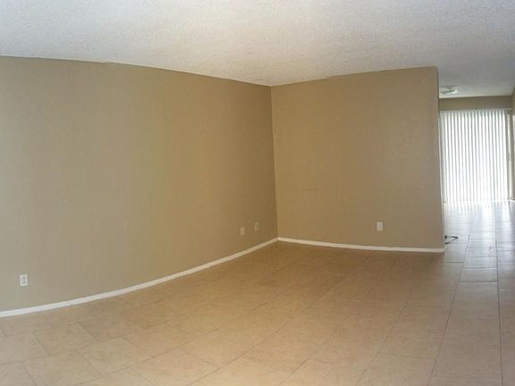 2nd image of 2010 Cedarhill Dr APT B