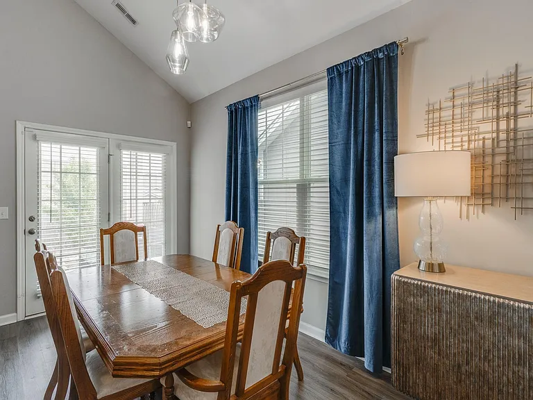 1453 Ardennes Dr — Photo 11