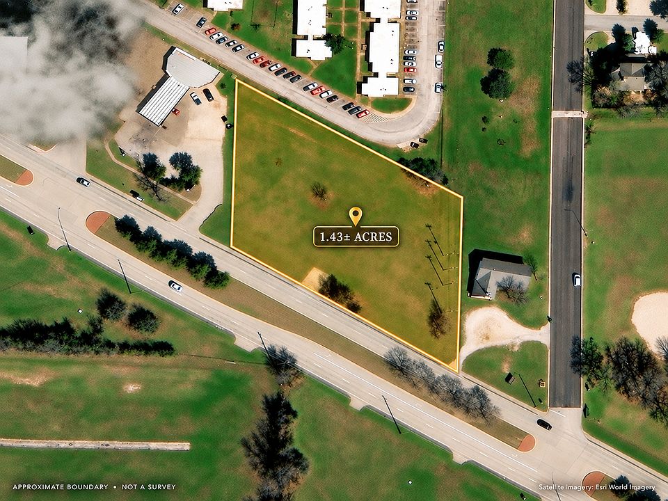 2nd image of 3200 N Elm St
