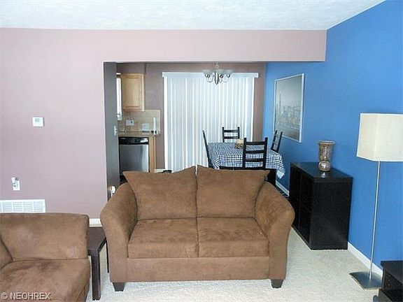 5th image of 1098 Karen Dr