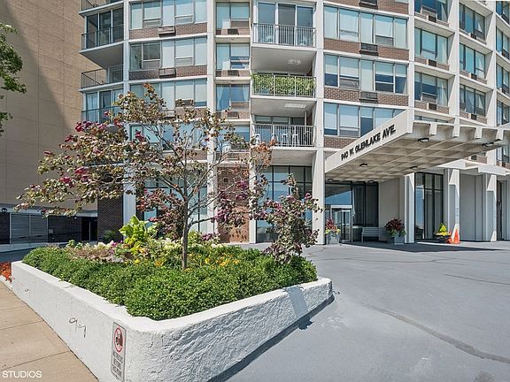3rd image of 940 W Glenlake Ave #29C