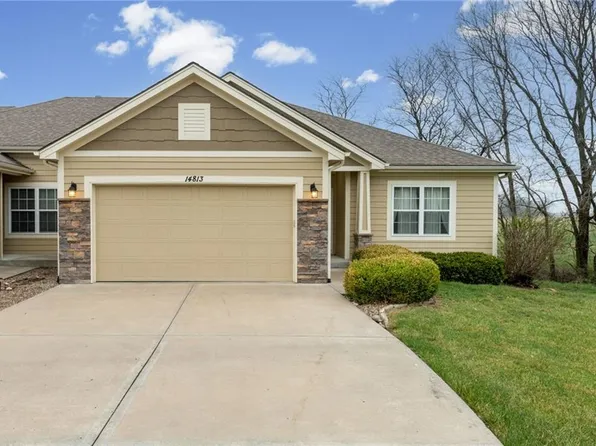 14813 Killarney Ln, Smithville, MO 64089