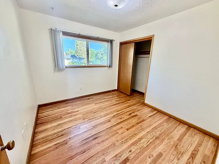 1712 SE 104th Ave — Photo 28
