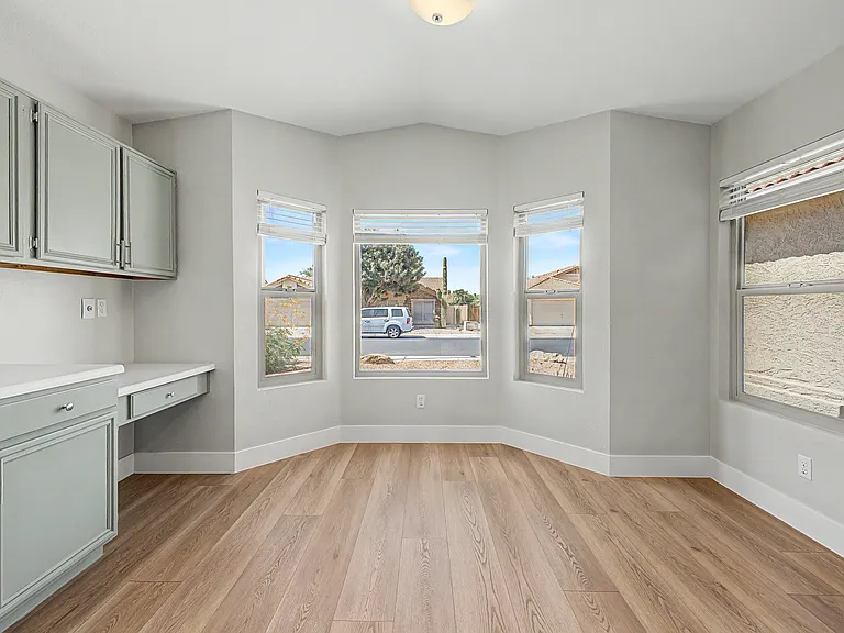 445 W Sereno Dr — Photo 6