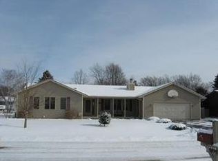 9618 Woods Ln, Hebron, IL