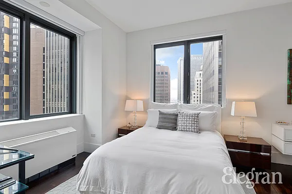 Sold by (Legacy) Elegran | media 4