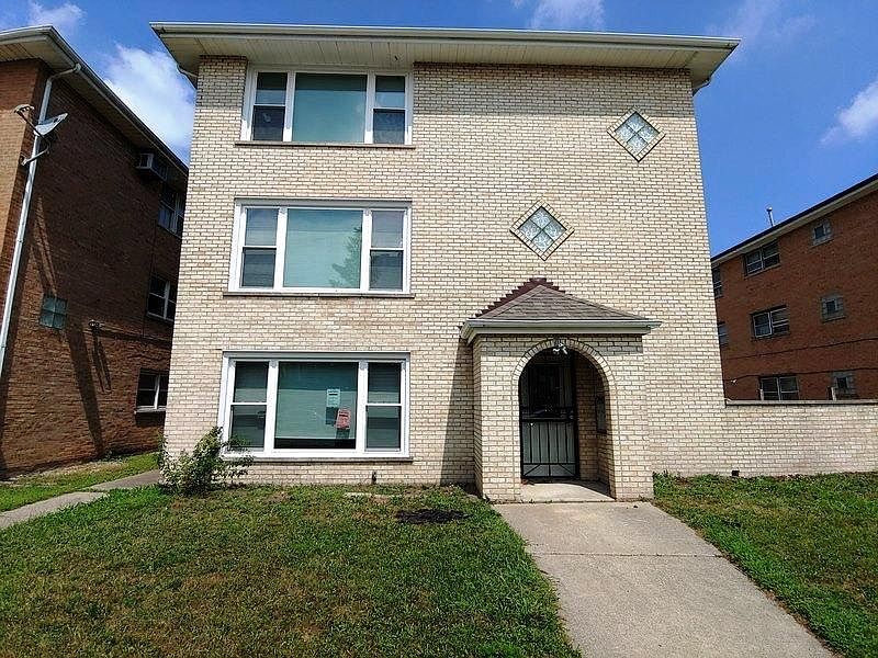 1st image of 1642 Harbor Ave #3W