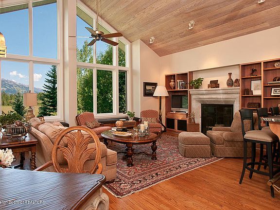 2nd image of 2905 N Teton Pines Dr