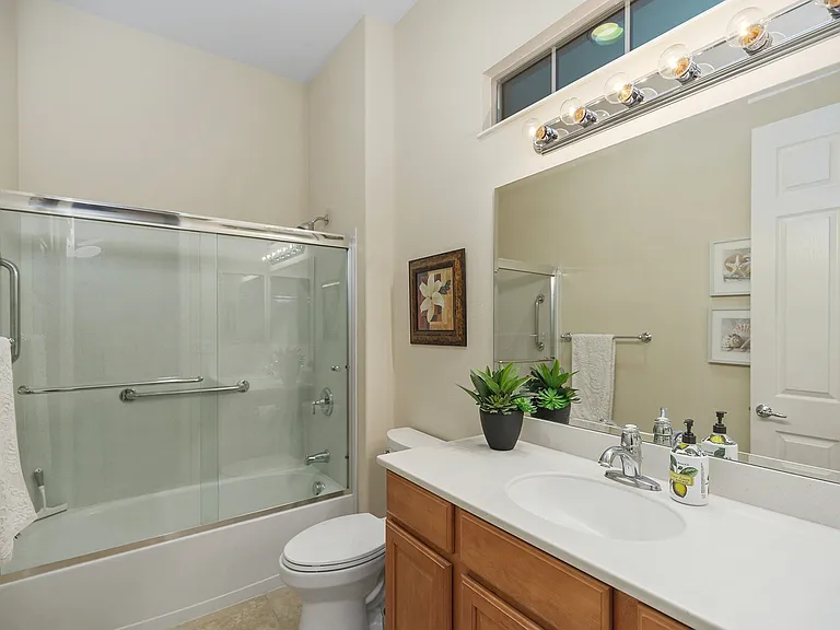81126 Avenida Lorena — Photo 23