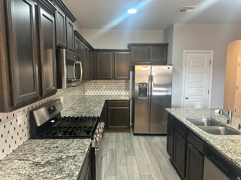 3949 Desert Dunes Dr — Photo 3