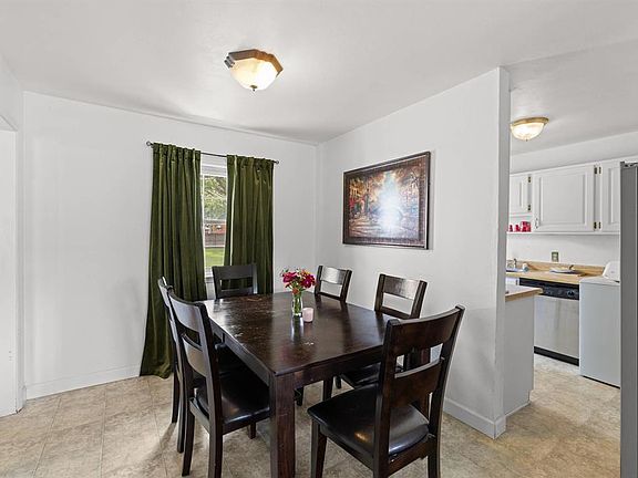 3rd image of 5033 Sturbridge Pl
