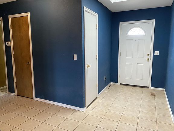 4th image of 10608 S Blackwelder Ave