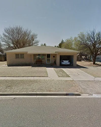 1006 E Lons St Photo 1