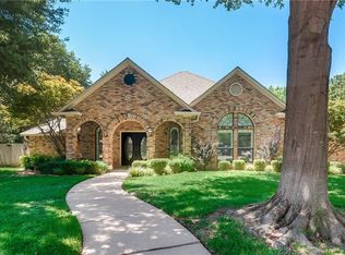 2400 Oak Shadow Ct, Arlington, TX 76017