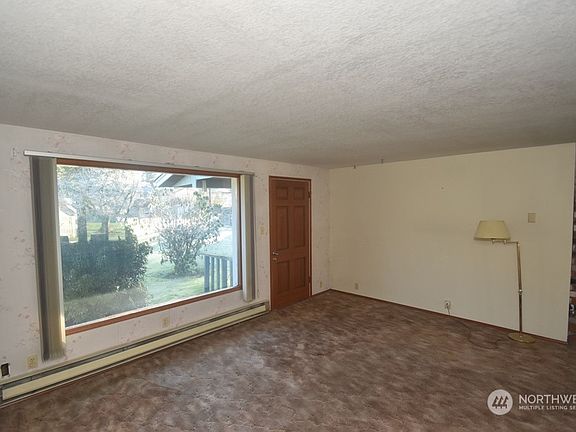 3rd image of 6604 19th Avenue NE