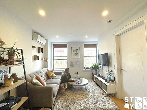 4th image of 588 Franklin Ave #3F
