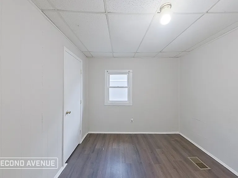 122 S Longworth Ave — Photo 9