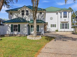 300 NW 12th Ave, Crystal River, FL 34428